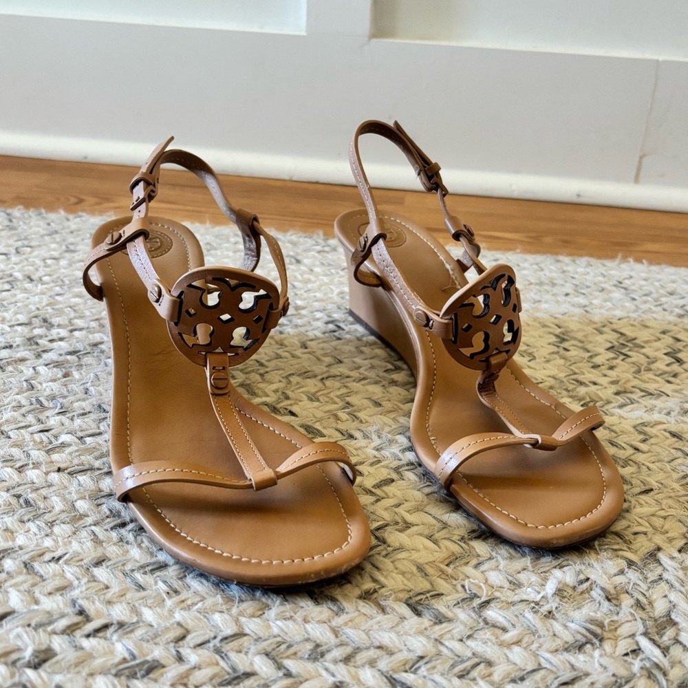 Tory Burch Tan Leather Wedge Sandals with Logo Cutout